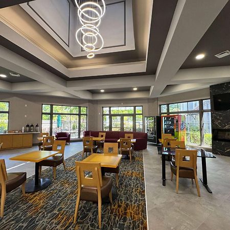 La Quinta By Wyndham Raleigh Cary Hotel Exterior photo