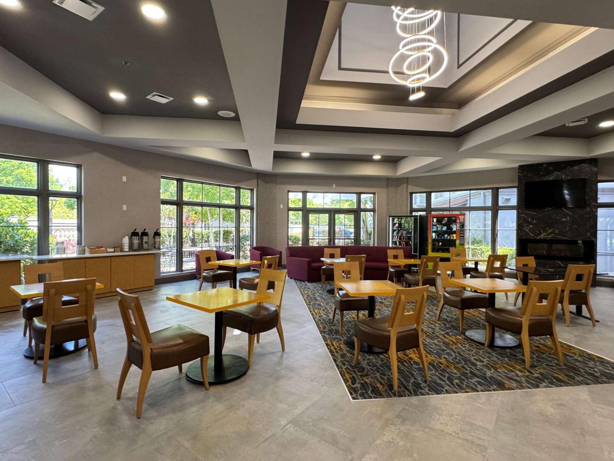 La Quinta By Wyndham Raleigh Cary Hotel Exterior photo